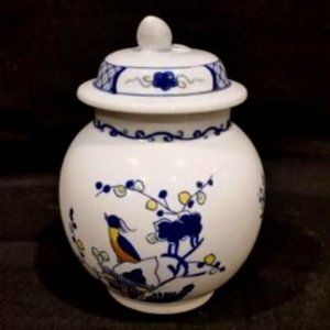 Sugar Dish w/lid by Wedgwood in the "Volendam" EUC